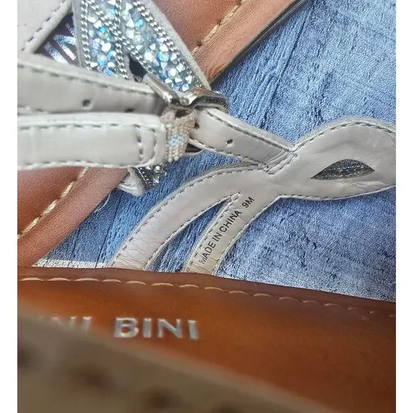 GIANNI BINI Iridescent / Gold Rhinestone Sparkle Sandals Flats Shoes Women's 9 - Picture 4 of 5